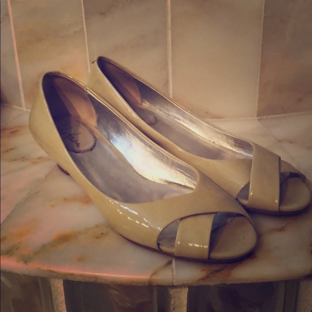 Cole Hann peep toe with kitten heel